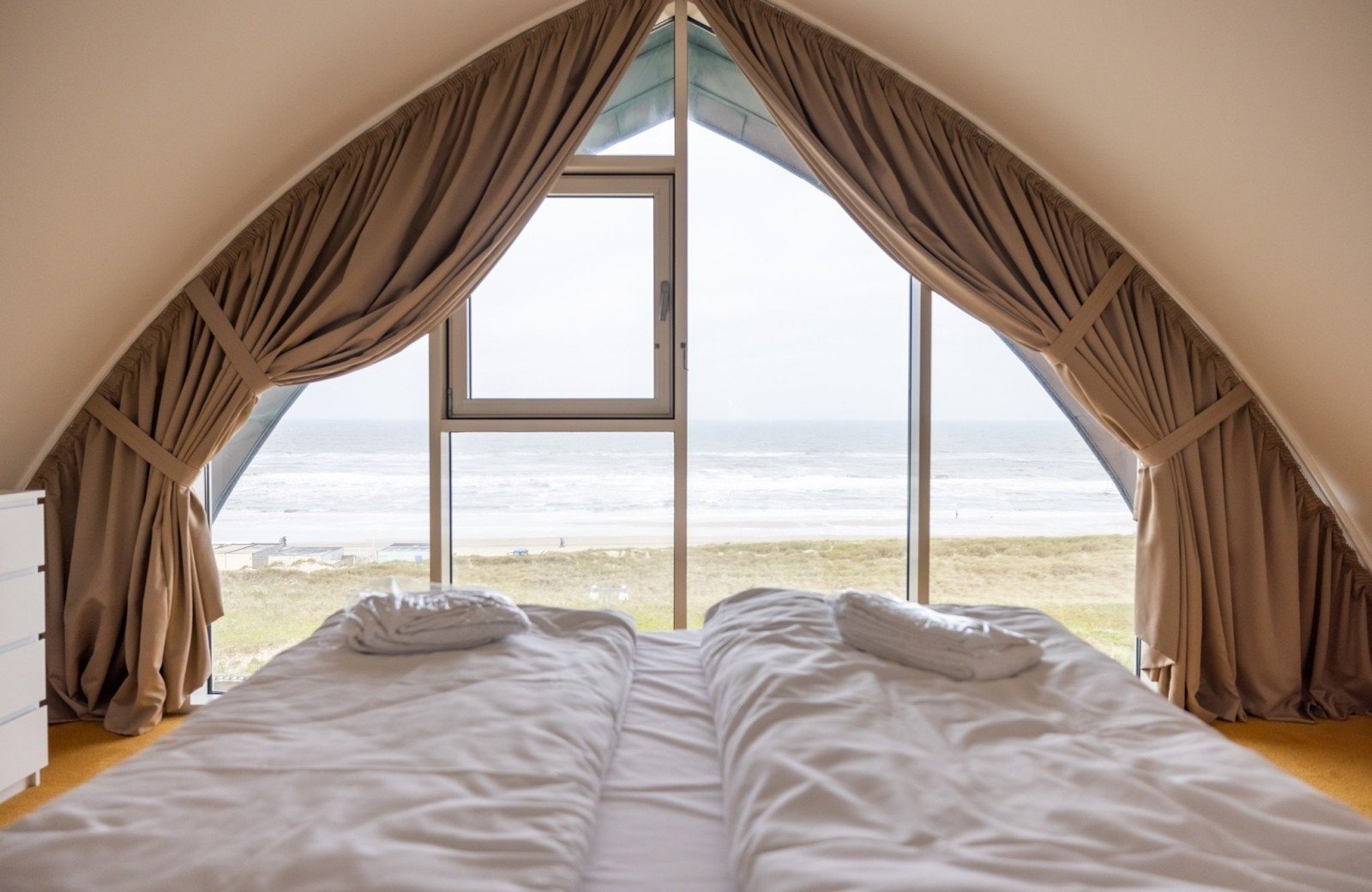 Egmond aan Zee: Ferienwohnung direkt am Strand mit Meerblick