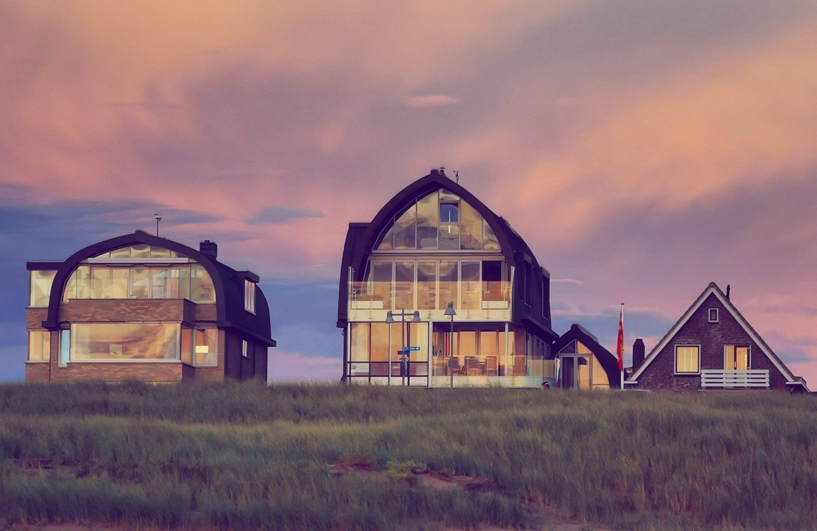 Egmond aan Zee: Ferienwohnung direkt am Strand mit moderner Architektur