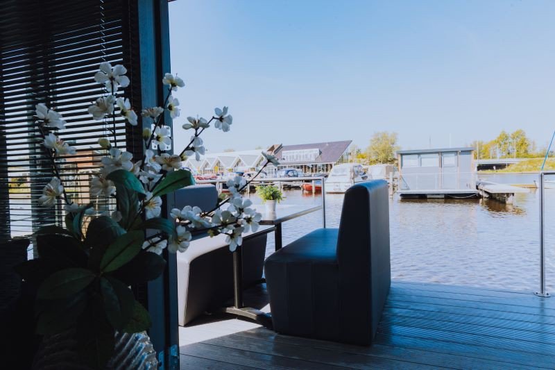 Gemütliches Ferienhaus am See in Holland
