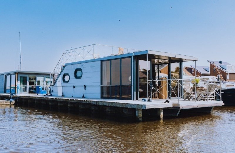 house boat huren noord holland